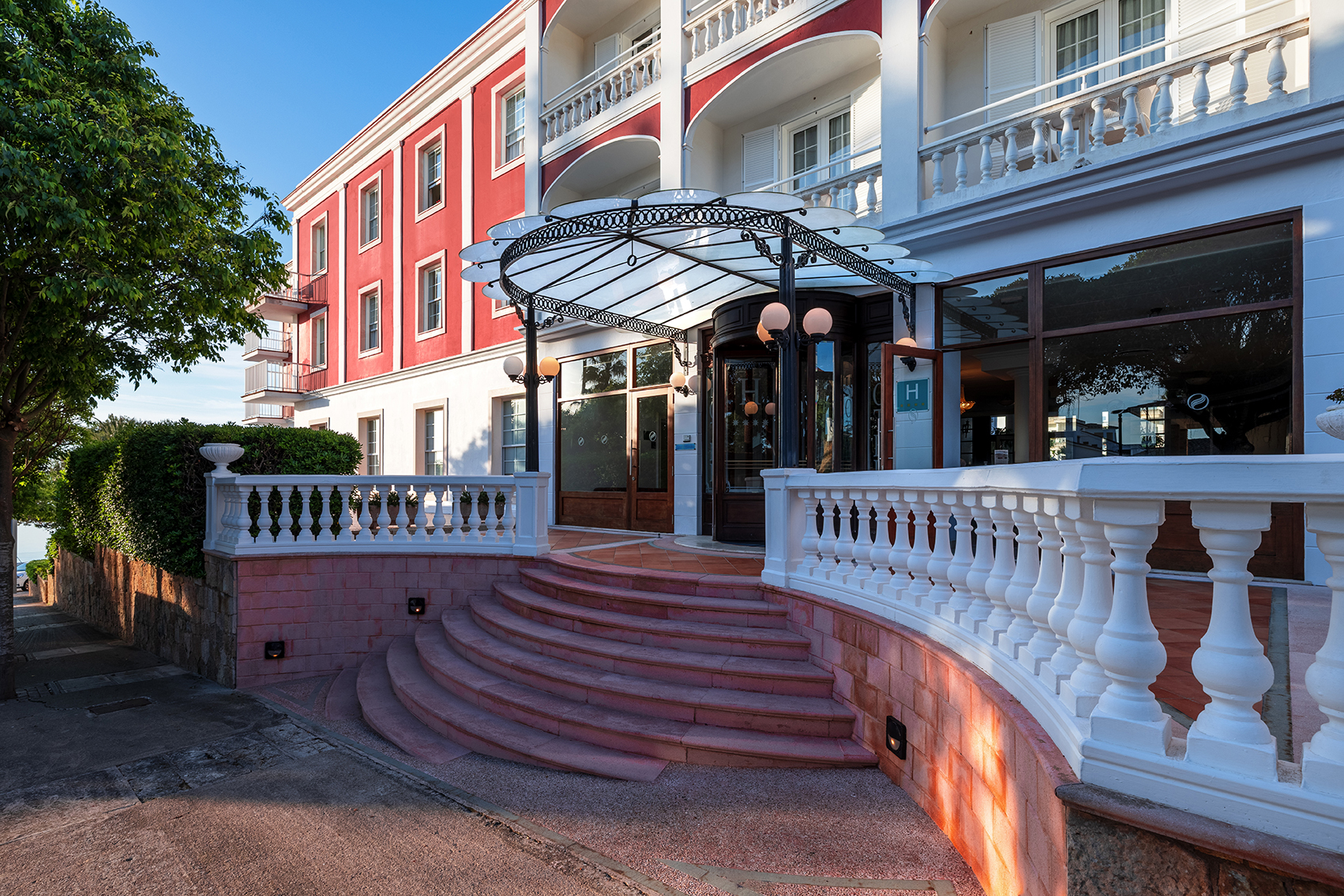 005_alta_mahon Exterior.jpg